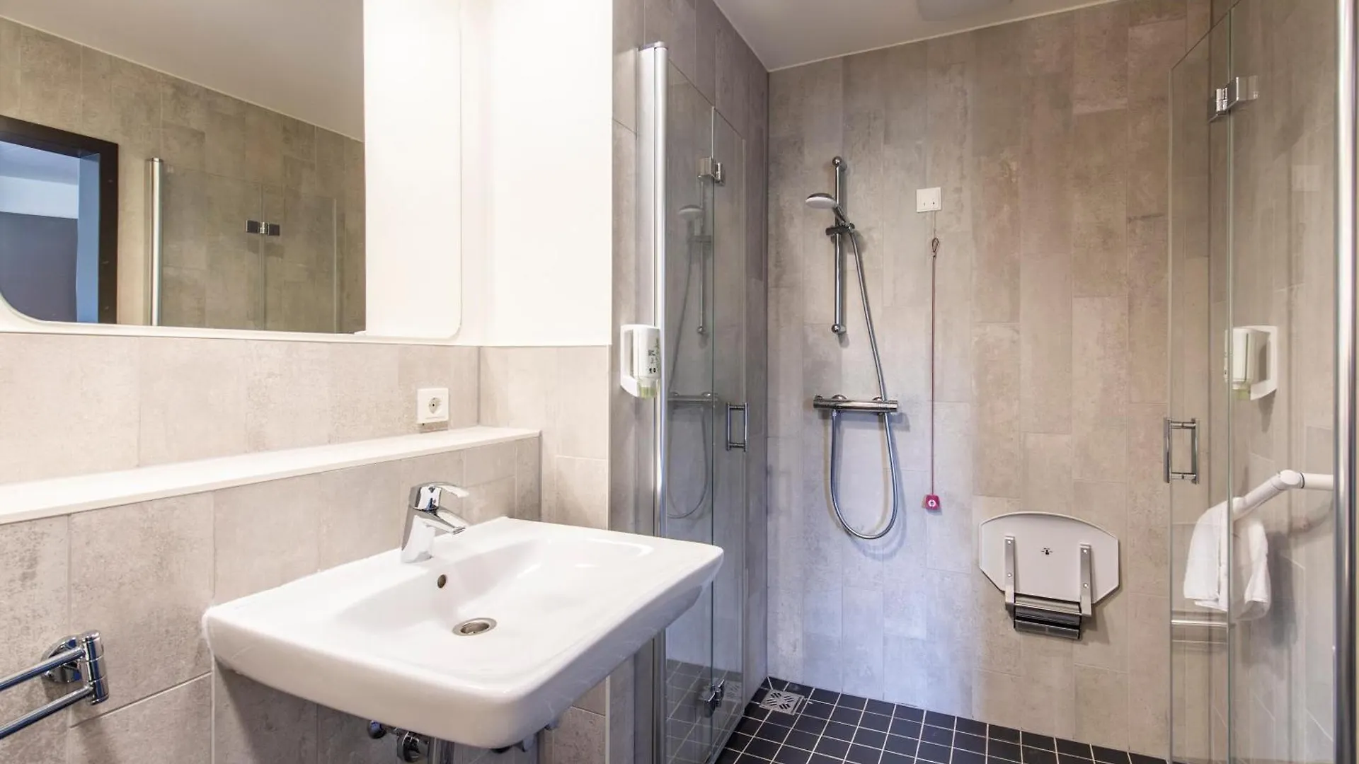 ***  B&B Hotel Salzburg-Sued Puch bei Hallein Austria